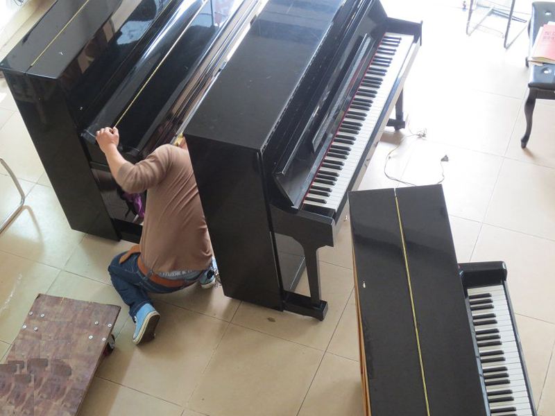 洪湖市搬钢琴